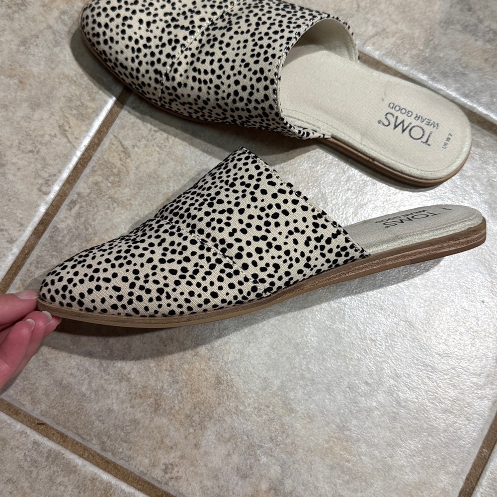 Toms Beige and Black Spotted Slip-On Mules - Picture 5 of 6